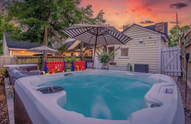 Hot Tubs + DT Duplex + Two Blocks off Forsyth Park