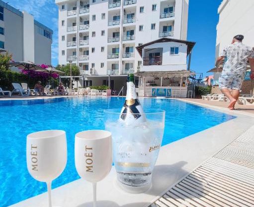 Hotel Lakaj