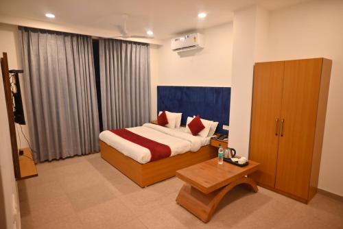 Hotel Lake View Chandigarh