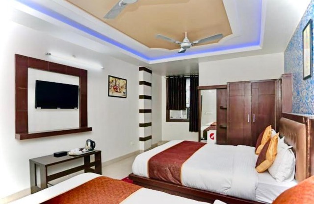 Hotel Lime Light Family Stay By BRI