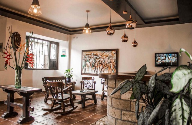 Hotel Los Portales Inn