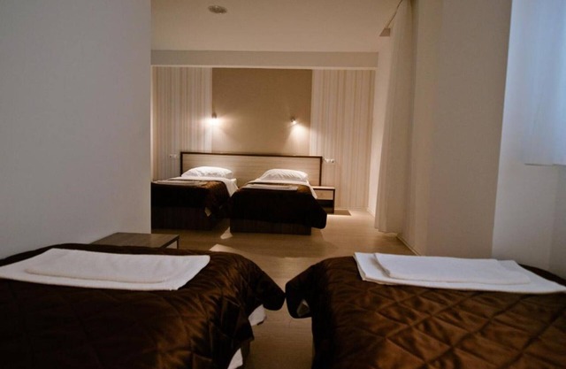 Hotel Lux - Quadruple Room with Balcony