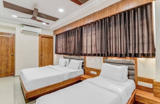 Hotel Maple View