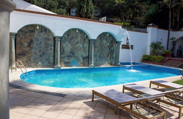HOTEL MYTHOS