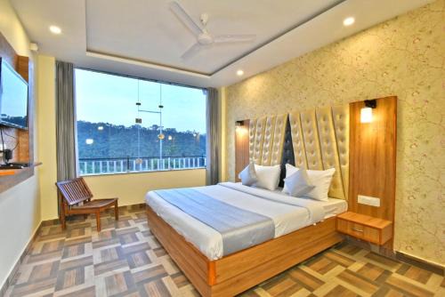 Hotel Pine Mountain View-Cheap Hotels Best Prices Guaranteed with Deals-Free Parking-cricket stadium 5 km