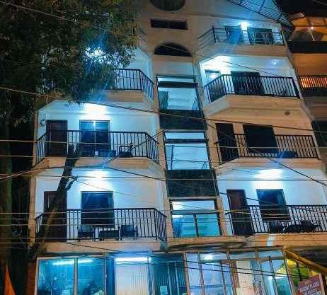 Hotel Plaza Dalhousie - Near Ghandhi Chowk Mall Road