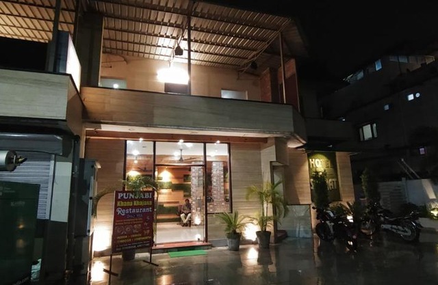 Hotel Samrat