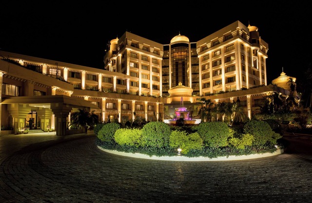 Hotel Swosti Premium