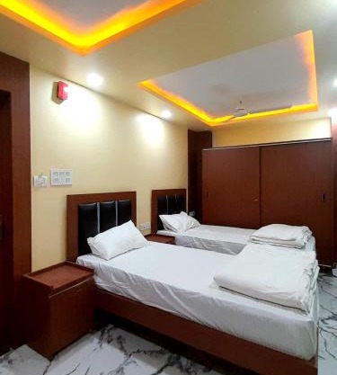 Hotel The Prince Palace Near Mahabodhi Temple - Bodhi Tree - Lift-Free Wifi and Parking Facilities