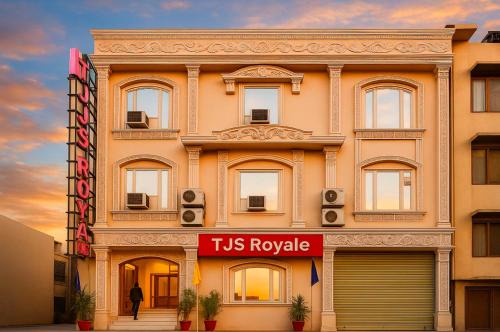 Hotel TJS Royale, Karol Bagh, 2 Mins from Metro