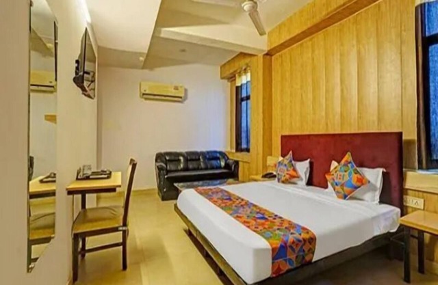 Hotel Vasundhara Grand