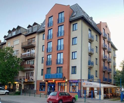Hotel Veritas
