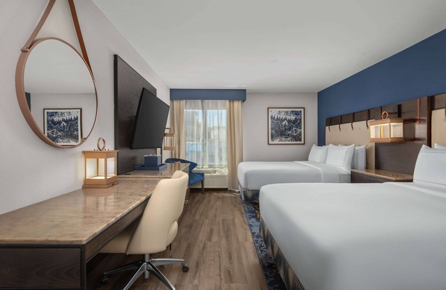 Hotel Westport Kansas City, Tapestry Collection by Hilton