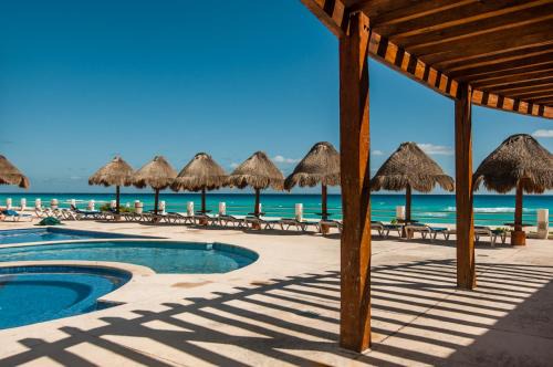 HotelZone L16 Beach Access
