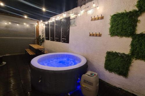 HotTub,Sauna,Massage,BBQ,Games,Beach!