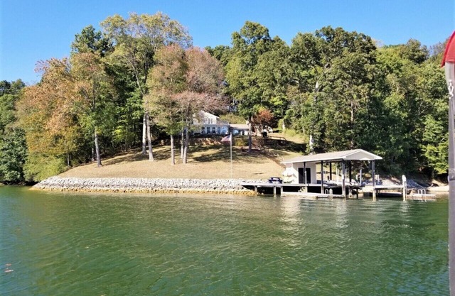 HotTub, Sauna, Paddle Boards, Kayaks, Firepit, Game Room, Linens, Scenic Point