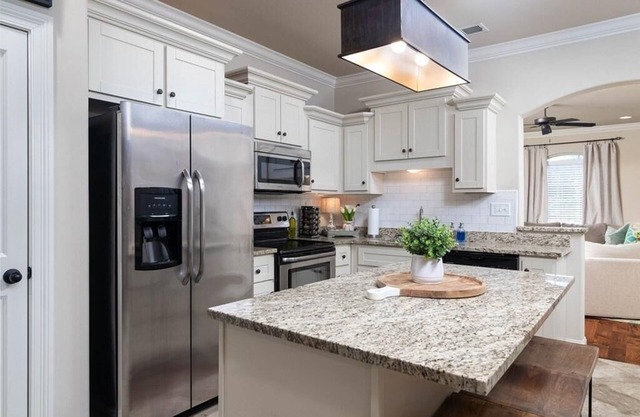 Hotty Toddy Condo 2 miles from the Square