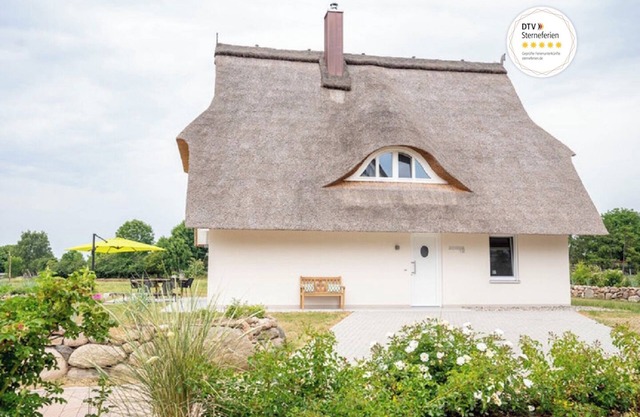 House 10 "Seegras" - Holiday home with sauna and fireplace