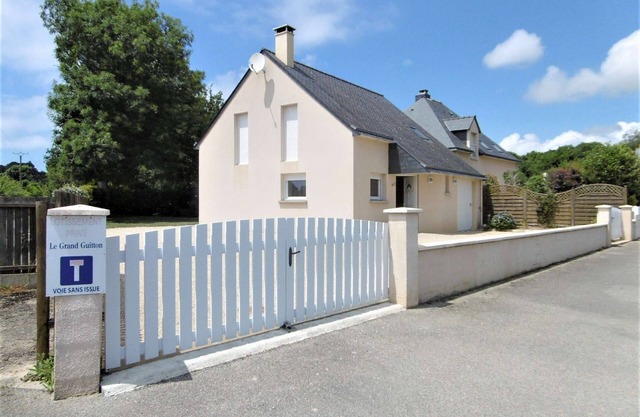 House 4 rooms 6 to 8 people near beach
