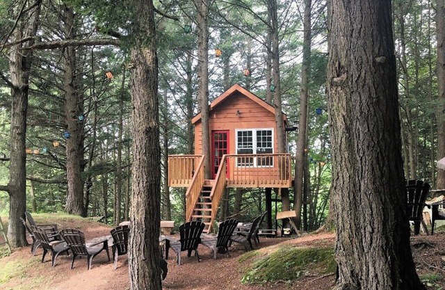 House and treehouse near 2 ski resorts