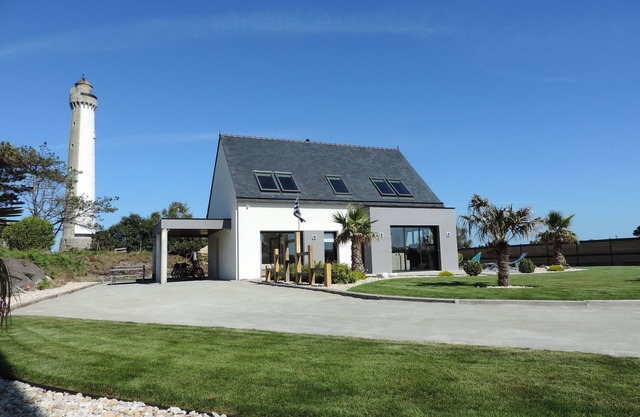 House by the sea, 400 meters from the beaches, quality services, equipped with fiber