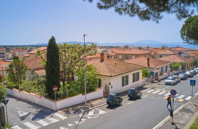 HOUSE CIPRESSO cottage with garden