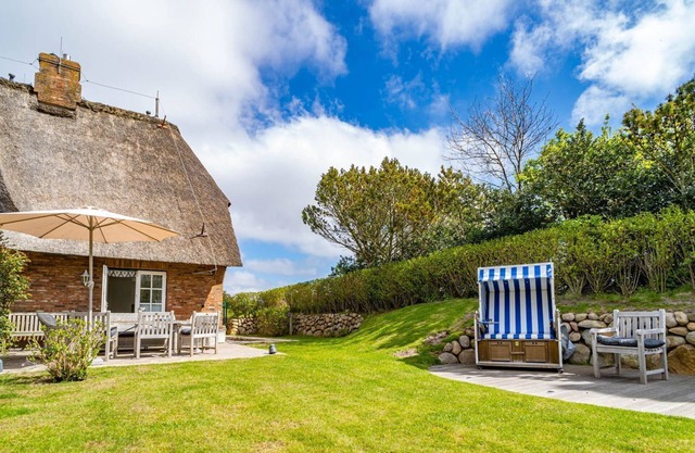 House Daanshoog - Inviting vacation home Daanshoog in a rural location on Sylt