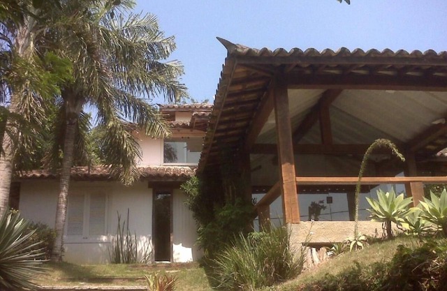 HOUSE-DESIGN BUZIOS STYLE, AT MANGUINHOS BEACH, NEXT TO TARTARUGA BEACH