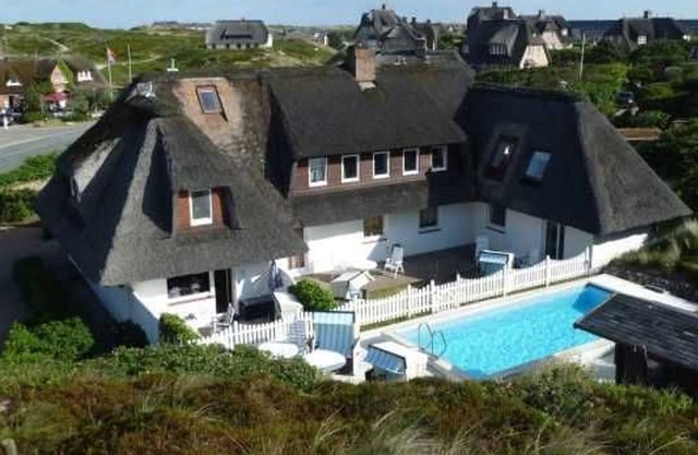 House Excelsior