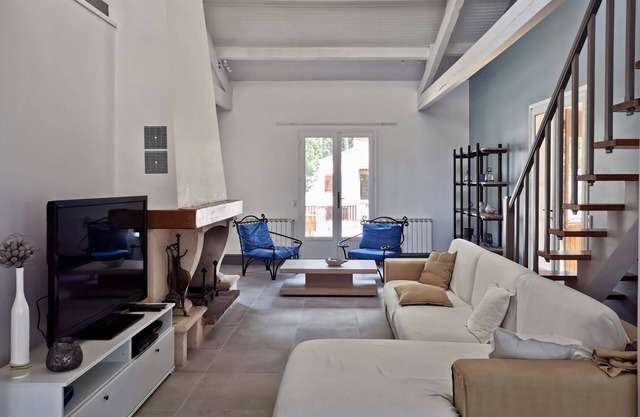 House 12 pers, 5 min walk from the beach, large garden