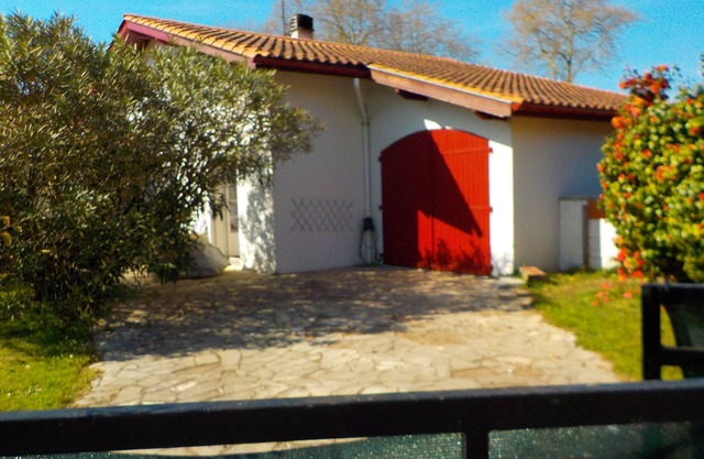 House on large wooded grounds, near the beaches of Tarnos and Ondres.