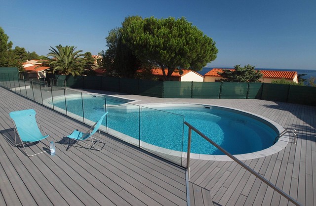 House in beautiful Collioure with pool and sea views from both balconies