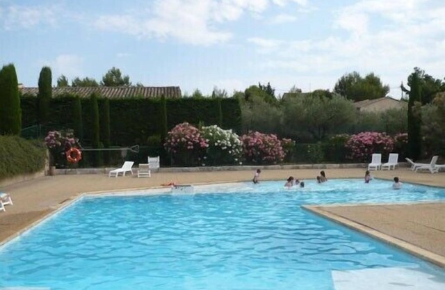 House in a vacation home in Saint-Rémy-de-Provence, quiet and comfort
