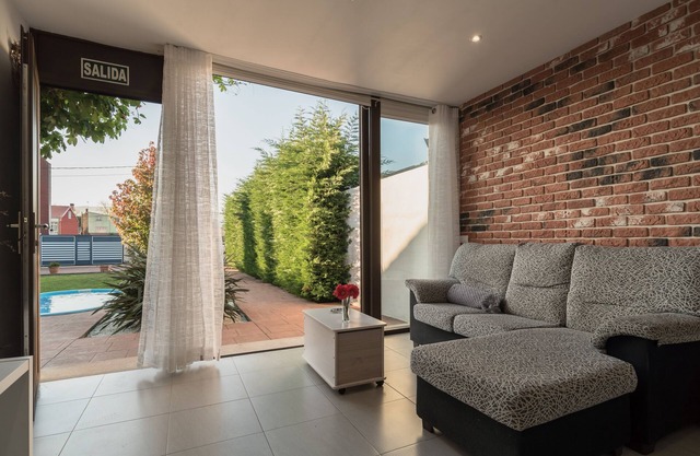 House in Galicia, 5 minutes beaches, with garden and pool