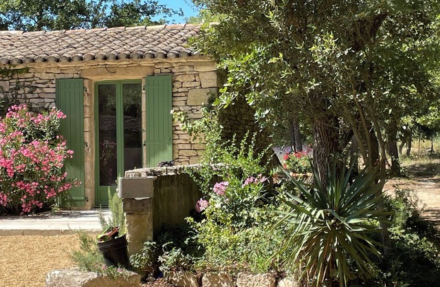 House in Gordes, ideal for exploring the whole of Provence