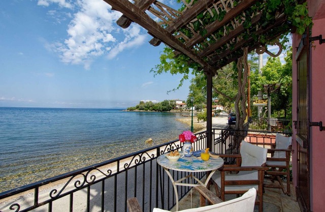 House in Lefokastro - in front of the beach + Wi-Fi #3