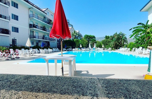House in residence with swimming pool, tennis court and playground near Taormina