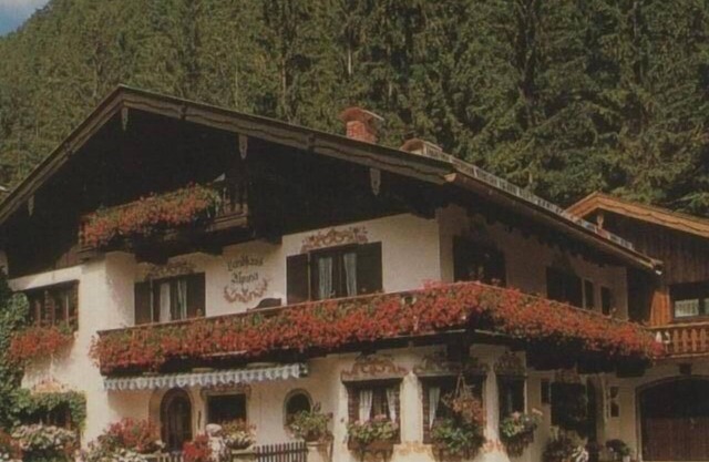 House in the best, quiet and sunny location (dogs welcome, not only tolerated)