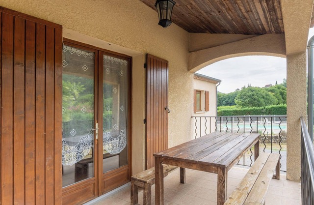 House 'Les Sources Gite Cabernet' with Shared Pool, Private Terrace and Air Conditioning
