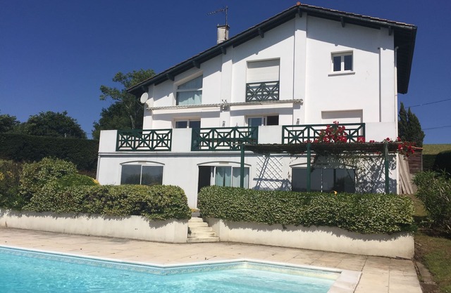 House/Villa - Briscous