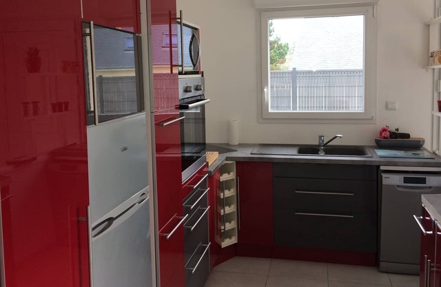HOUSE WITH TERRACE AND PRIVATE PARKING 5 MINUTES FROM THE BEACH
