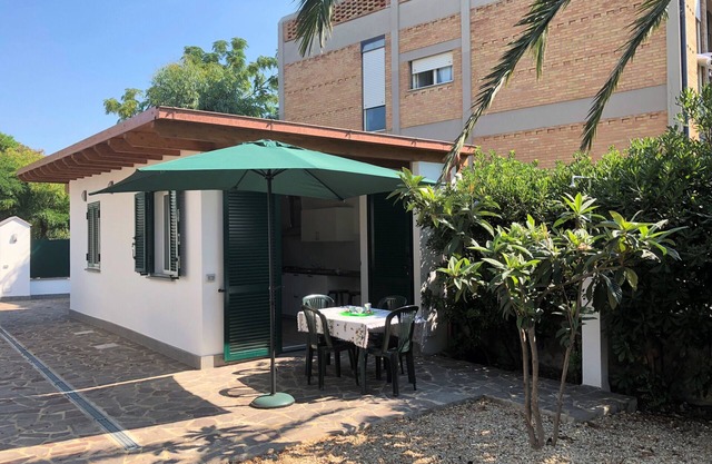 House with a garden close to the beach!