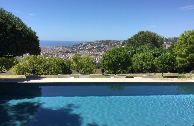House with character with outstanding views. 5 to 9 persons