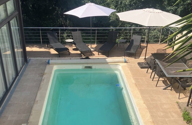 House with pool in the centre of beautiful Laroque des Alberes