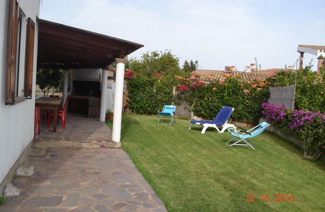House with garden and large verandas