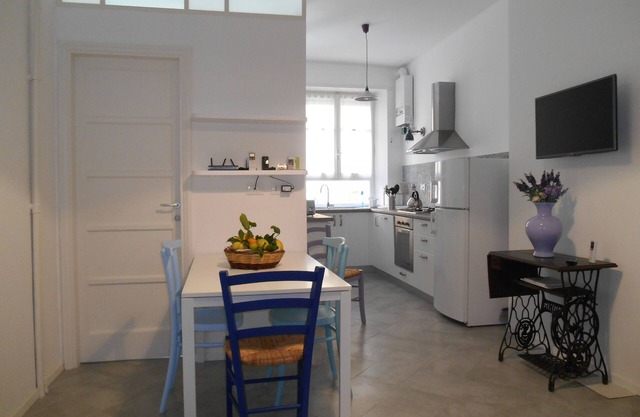 House with terrace near Trastevere Station - Accommodation "The Pomegranate"