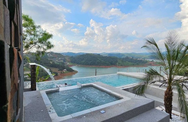 House with Wonderful View of Igarata Dam