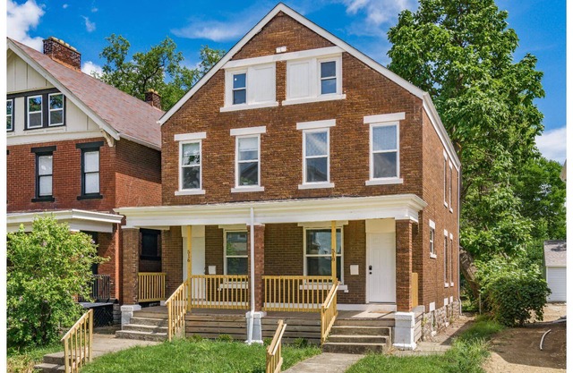 Housepitality- The Champions Townhouse-5 min to DT