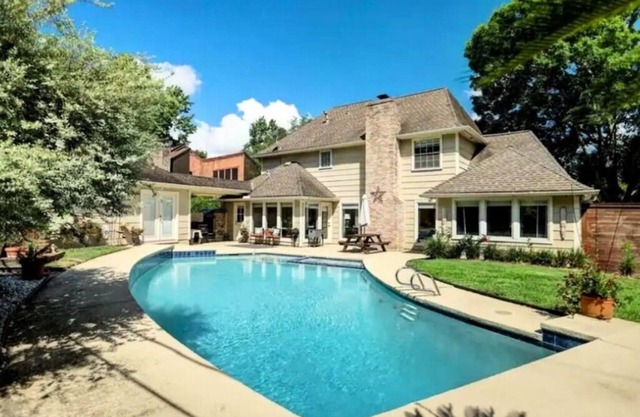 Houston Getaway 6BR with Pool and Wi-Fin