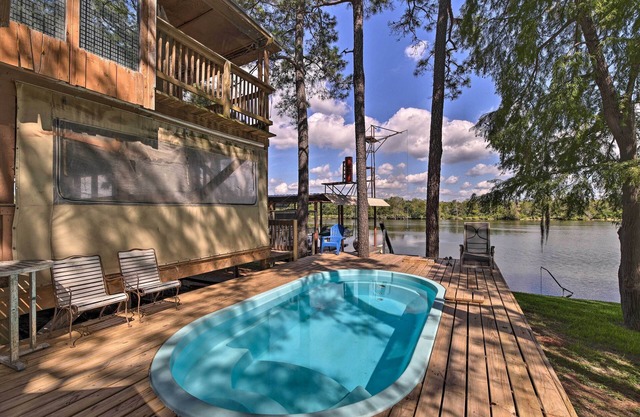 Houston Riverfront House w/Deck & Private Dock!